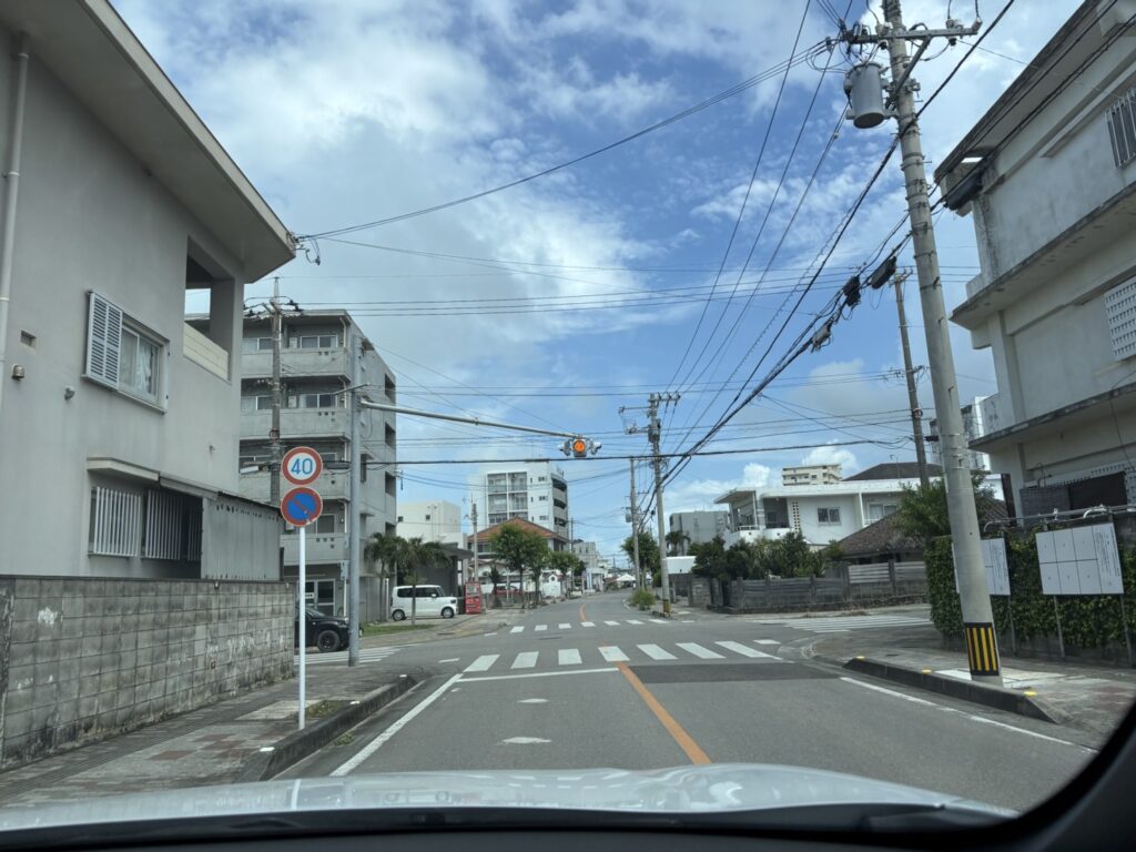 石垣市街地|ペーパードライバー講習で交差点練習 石垣市街地の交差点。